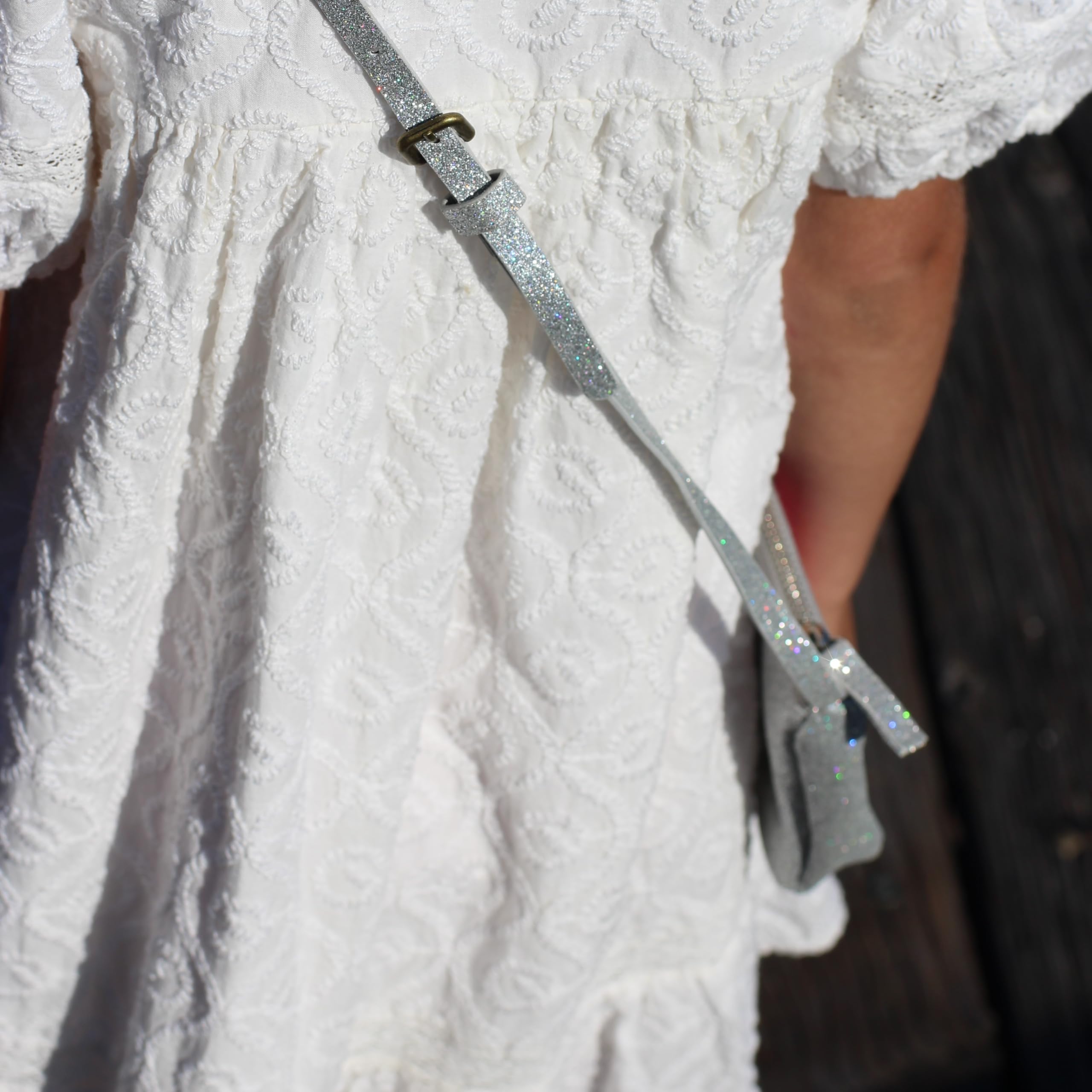 Little Girls Sparkly Silver Glitter Crossbody Purse (3-8Y)